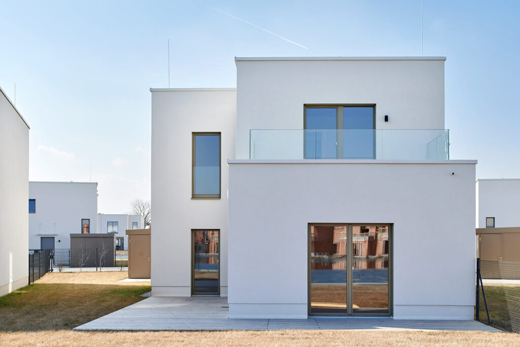 Einfamilienhaus Federleicht am See: Ihr märchenhaftes Refugium am Sonnenweiher in Grafenwörth, Niederösterreich, nahe Wien – ein idyllischer Rückzugsort für ein Leben voller Ruhe und Naturgenuss.